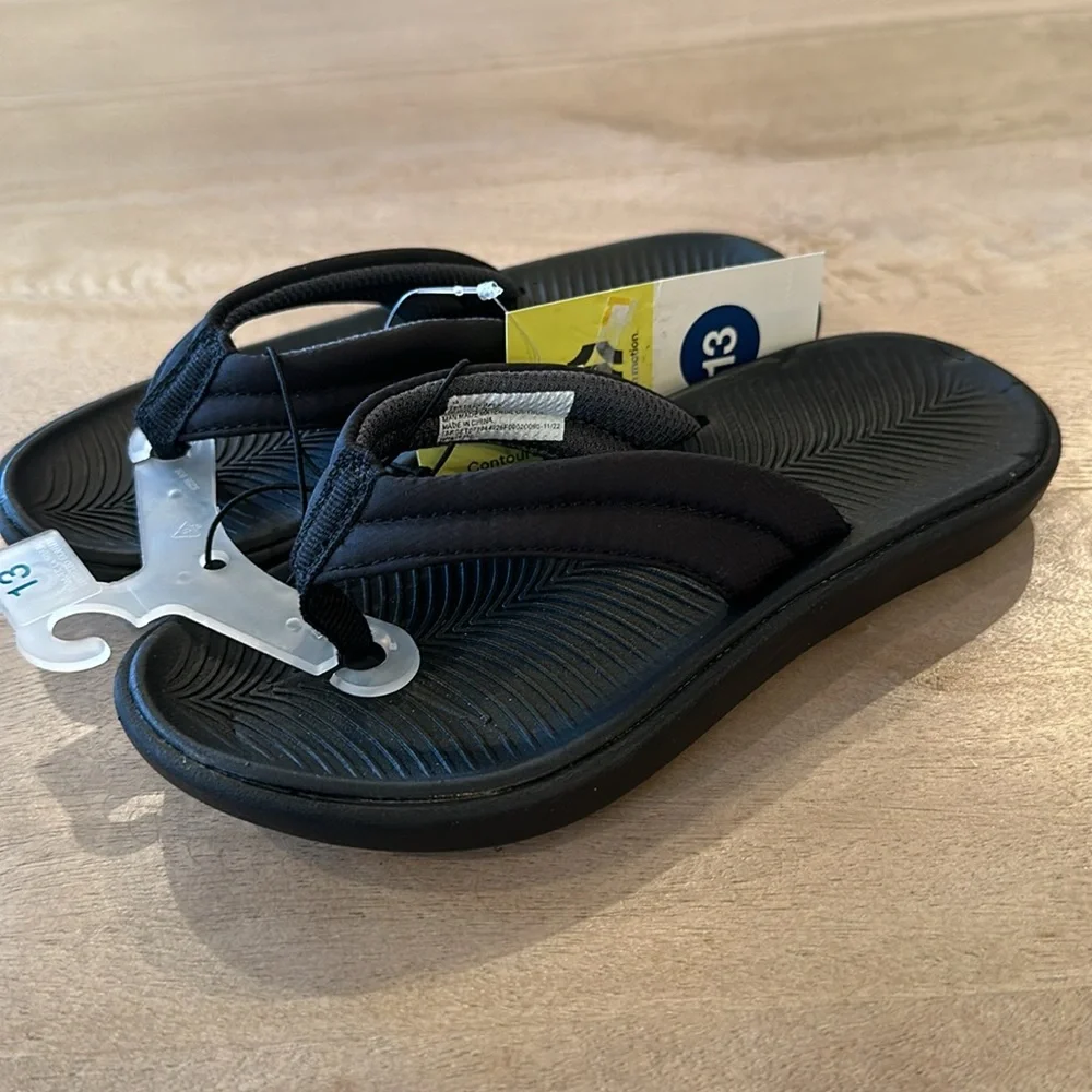🌟5/$10 All In Motion Black Flip Flops